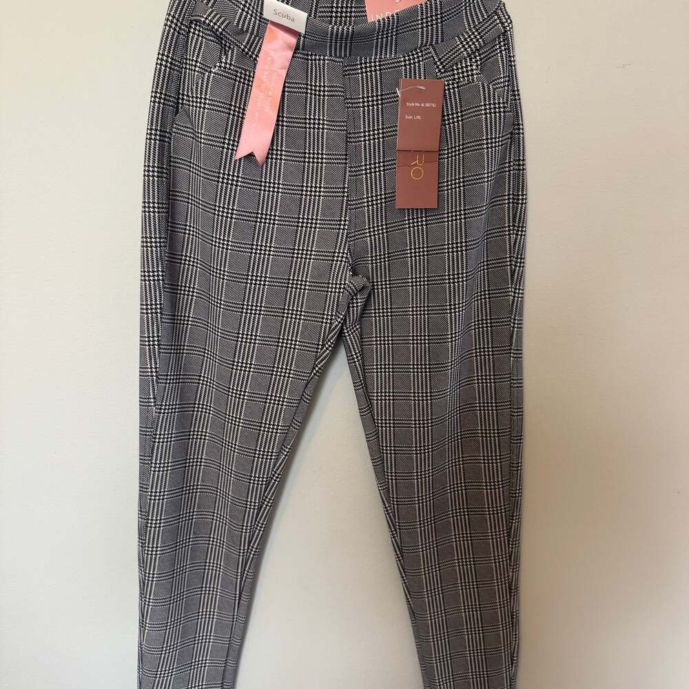 Indero Women's Black and White Plaid Stretch Pull-On Pants